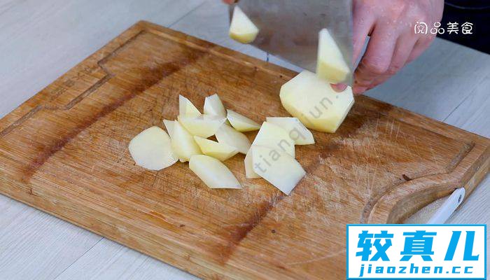 土豆豆角炖鸡块做法  土豆豆角炖鸡块怎么做